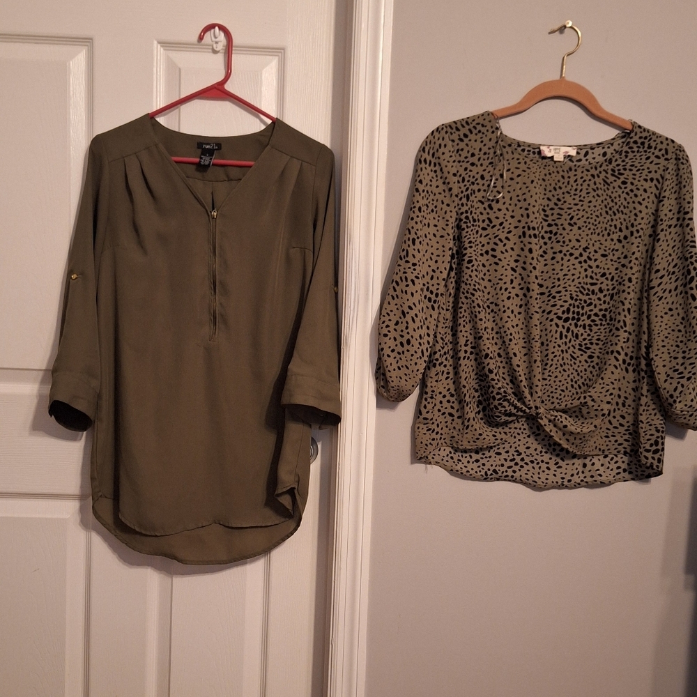2 Women's Tunics - Rue21 Khaki & Hippie Rose Olive Green Bundle 3/$15